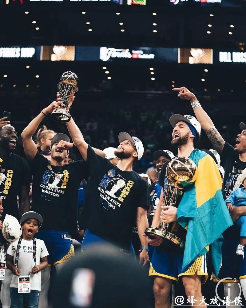 库里12分加兰27分 骑士大胜勇士豪取10连胜